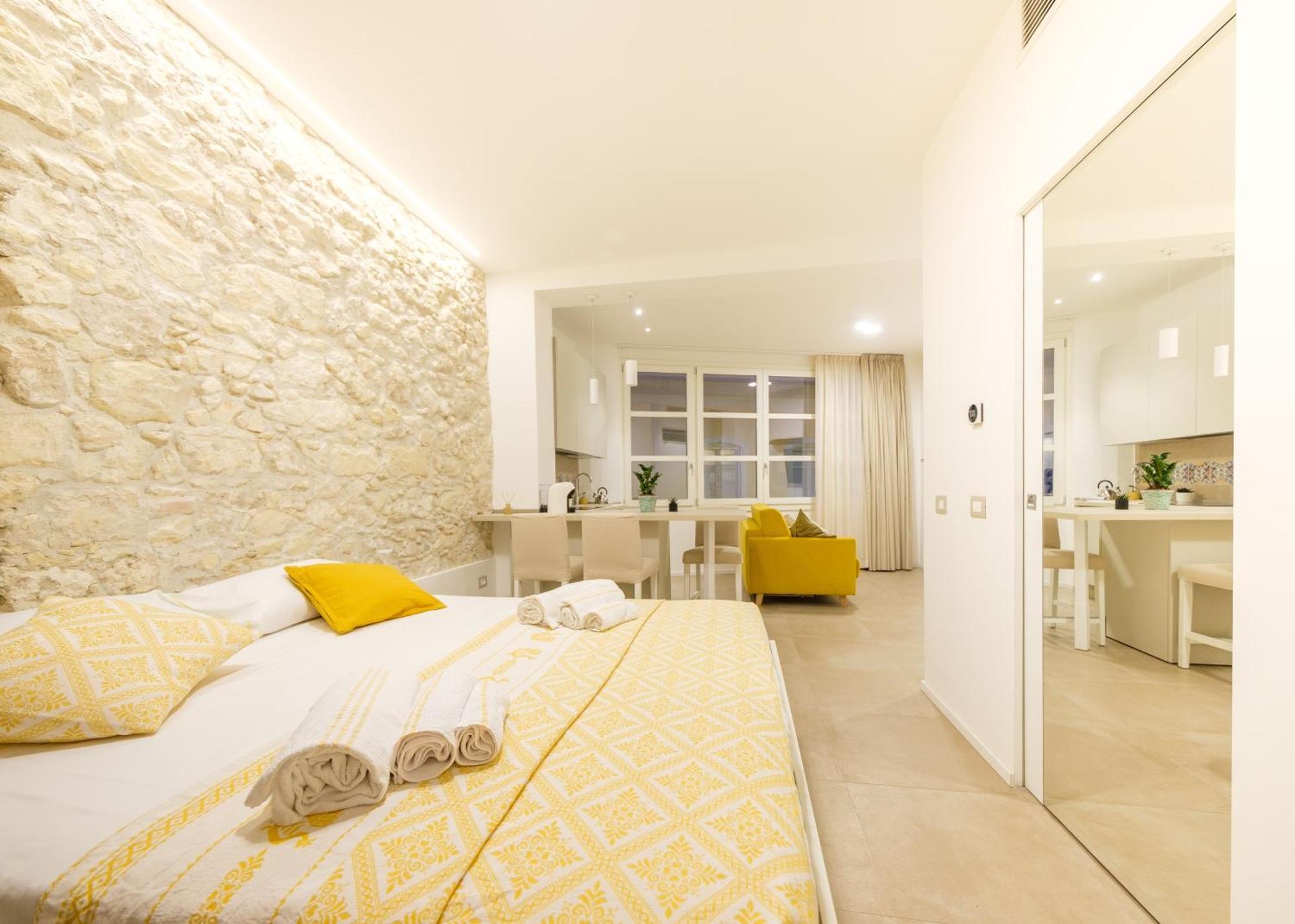 Suite Il Sole In Pieno Centro Storico In Cagliari Exterior foto